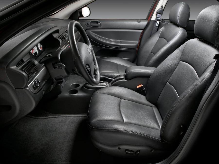  Dodge Stratus R/T 2004 года  (фото 6 из 8)